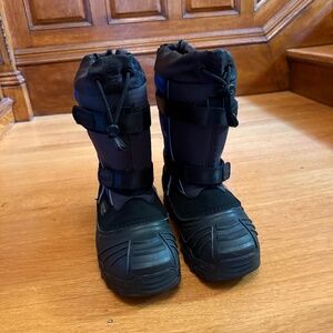 Baffin Young Eiger Youth Snow Boots (youth size 5)